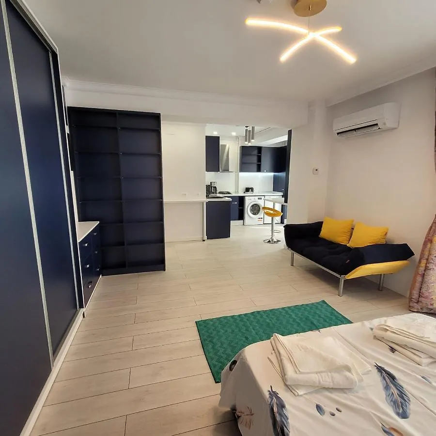Studio 10 - Catedral Residence Bucharest - Free Parking 0*,